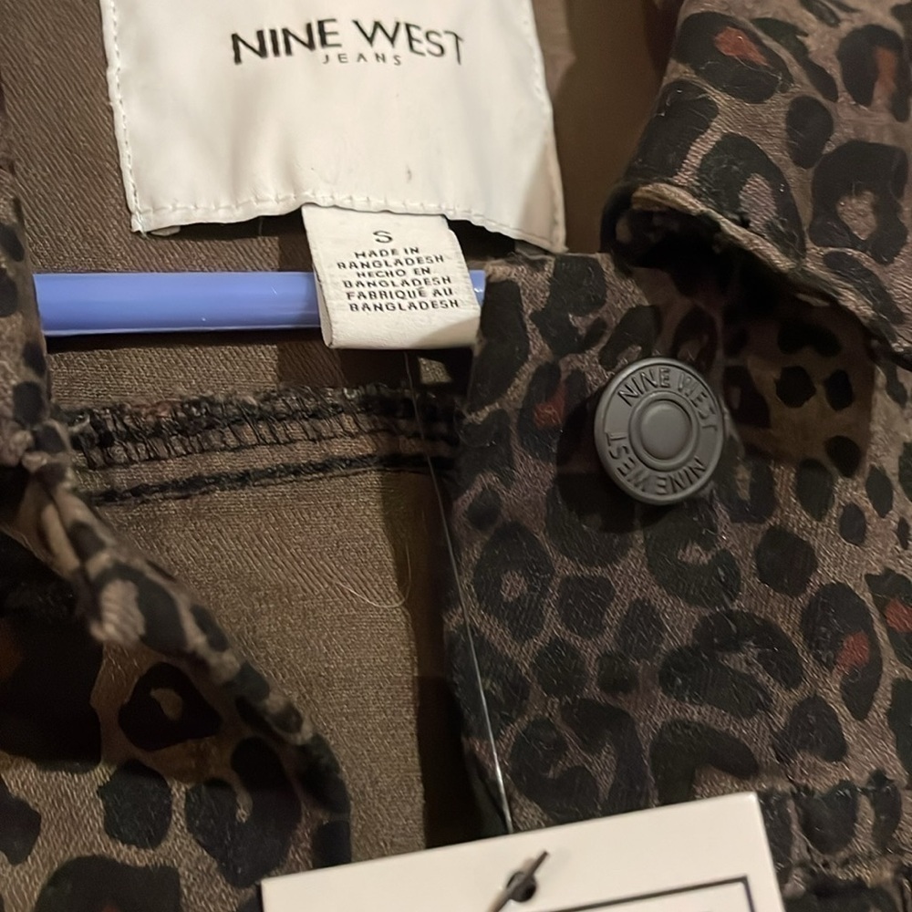 Nine West Jeans Cheetah Print Denim Jacket NWT Size Small - Picture 5 of 6